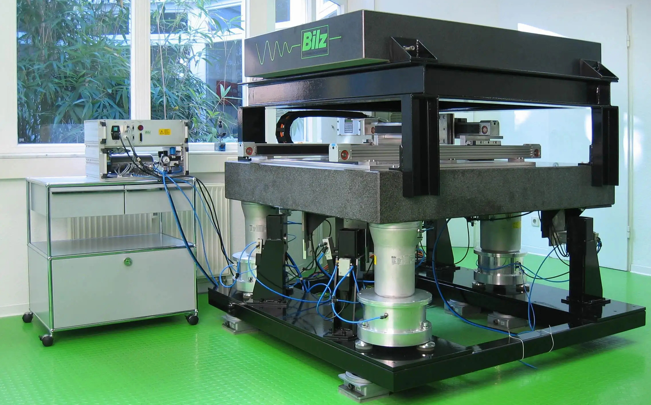 機械設(shè)備：精密儀器全國氣墊車運輸方案